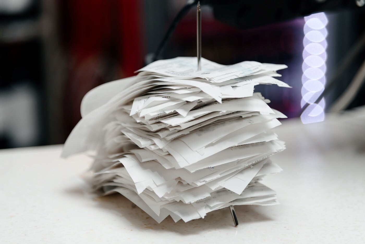 Úspora času flotily: Koniec zbierania papierových účteniek vďaka súhrnnej fakturácii